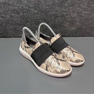 Clarks Women's Kayleigh River Loafer Size 6.5